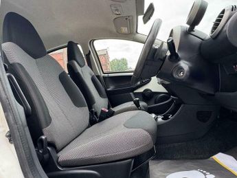 Toyota AYGO 1.0 VVT-i Move MultiMode Euro 5 5dr
