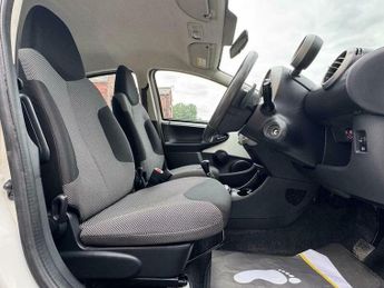 Toyota AYGO 1.0 VVT-i Move MultiMode Euro 5 5dr