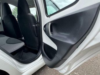 Toyota AYGO 1.0 VVT-i Move MultiMode Euro 5 5dr