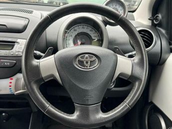 Toyota AYGO 1.0 VVT-i Move MultiMode Euro 5 5dr