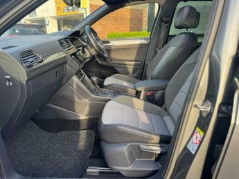 Volkswagen Tiguan 1.5 TSI EVO R-Line Tech DSG Euro 6 (s/s) 5dr