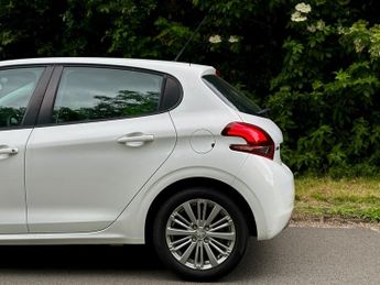 Peugeot 208 1.2 PureTech Allure EAT Euro 6 (s/s) 5dr
