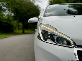 Peugeot 208 1.2 PureTech Allure EAT Euro 6 (s/s) 5dr