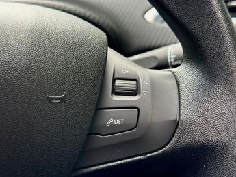 Peugeot 208 1.2 PureTech Allure EAT Euro 6 (s/s) 5dr