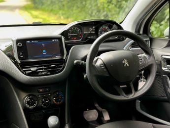 Peugeot 208 1.2 PureTech Allure EAT Euro 6 (s/s) 5dr
