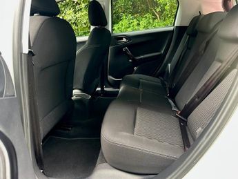 Peugeot 208 1.2 PureTech Allure EAT Euro 6 (s/s) 5dr