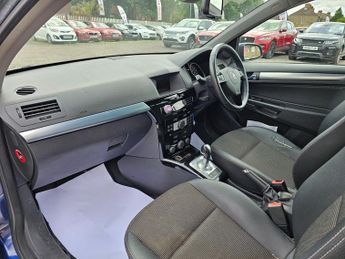 Vauxhall Astra 1.6i 16v Design Easytronic 5dr