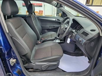 Vauxhall Astra 1.6i 16v Design Easytronic 5dr
