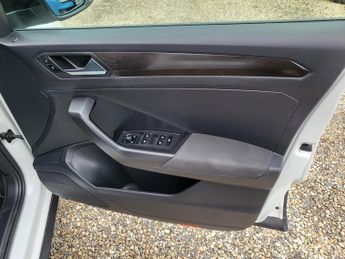Volkswagen T-Roc SE TDI DSG