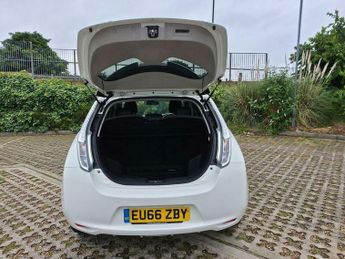 Nissan Leaf 24kWh Tekna Auto 5dr