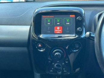 Peugeot 108 1.2 VTi PureTech Allure Euro 5 5dr
