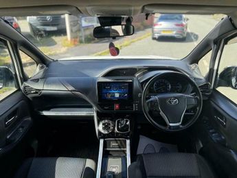 Toyota Voxy 1.8 VVT-h Hybrid 7 seat 5dr Euro 6