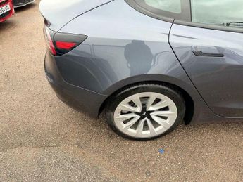 Tesla Model 3 Standard Range Plus Auto RWD 4dr
