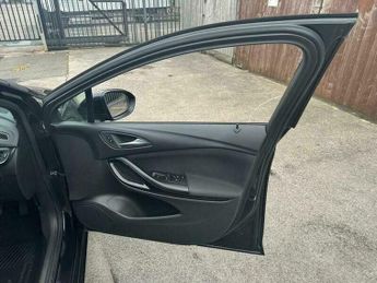 Vauxhall Astra 1.4i Turbo SRi Nav Hatchback 5dr Petrol Auto Euro 6 (s/s) (150 p