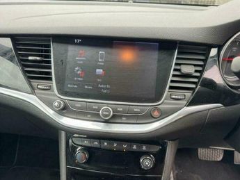 Vauxhall Astra 1.4i Turbo SRi Nav Hatchback 5dr Petrol Auto Euro 6 (s/s) (150 p