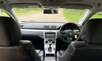 Volkswagen Passat 2.0 TDI Highline Plus DSG Euro 5 4dr
