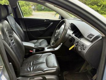 Volkswagen Passat 2.0 TDI Highline Plus DSG Euro 5 4dr