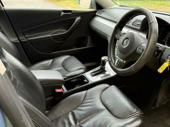 Volkswagen Passat 2.0 TDI Highline Plus DSG Euro 5 4dr
