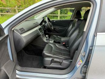 Volkswagen Passat 2.0 TDI Highline Plus DSG Euro 5 4dr