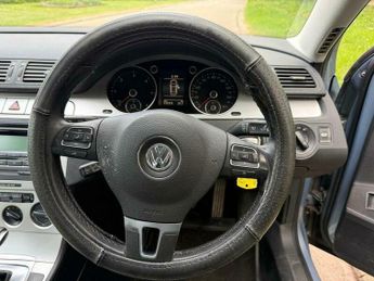 Volkswagen Passat 2.0 TDI Highline Plus DSG Euro 5 4dr