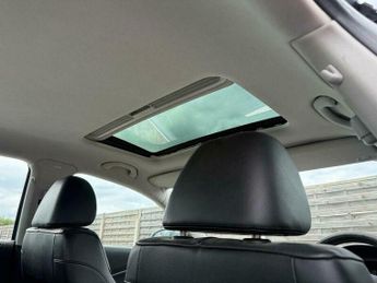 Volkswagen Passat 2.0 TDI Highline Plus DSG Euro 5 4dr
