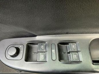 Volkswagen Passat 2.0 TDI Highline Plus DSG Euro 5 4dr