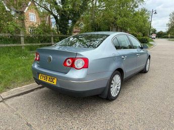 Volkswagen Passat 2.0 TDI Highline Plus DSG Euro 5 4dr