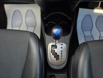 Toyota Yaris VVT-I T SPIRIT