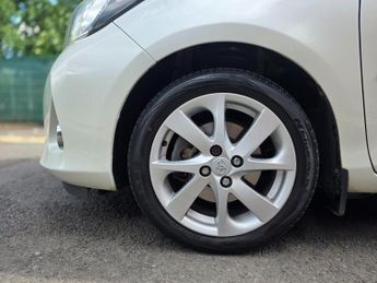 Toyota Yaris VVT-I T SPIRIT