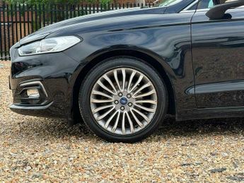Ford Mondeo 2.0 TiVCT Titanium Edition CVT Euro 6 (s/s) 4dr (18 inch alloys)