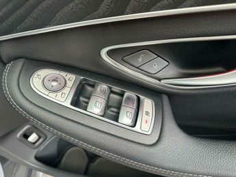 Mercedes-Benz C Class 2.0 C300d AMG Line (Premium) G-Tronic+ Euro 6 (s/s) 4dr