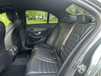 Mercedes-Benz C Class 2.0 C300d AMG Line (Premium) G-Tronic+ Euro 6 (s/s) 4dr