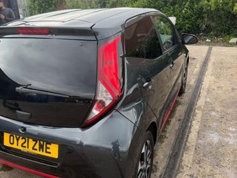 Toyota AYGO VVT-I X-TREND X-SHIFT TSS