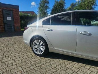 Vauxhall Insignia 2.0 CDTi SRi Nav Auto Euro 5 5dr
