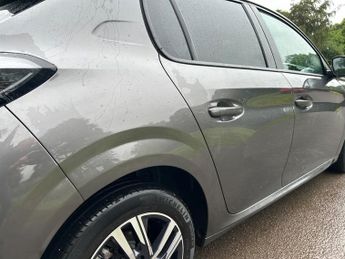 Peugeot 208 PURETECH ALLURE PREMIUM PLUS S/S