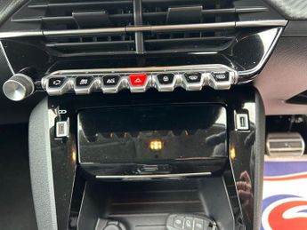 Peugeot 208 PURETECH ALLURE PREMIUM PLUS S/S