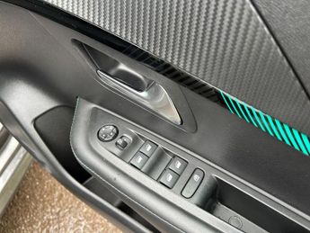 Peugeot 208 PURETECH ALLURE PREMIUM PLUS S/S
