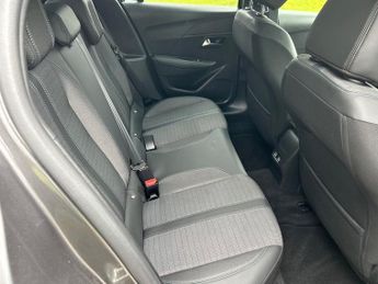 Peugeot 208 PURETECH ALLURE PREMIUM PLUS S/S