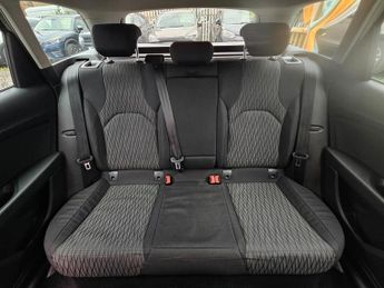 SEAT Leon 1.6 TDI SE Dynamic Technology Sport Tourer DSG Euro 6 (s/s) 5dr