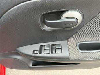 Nissan Note 1.6 16V Tekna Auto Euro 4 5dr