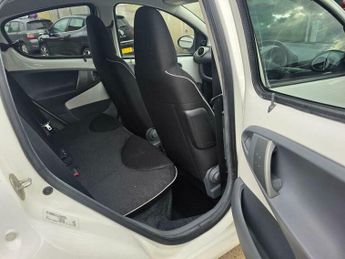 Peugeot 107 1.0 12V Envy Euro 5 5dr
