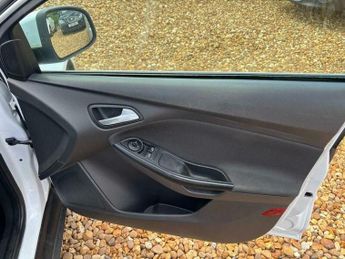 Ford Focus 1.6 Zetec Euro 5 5dr