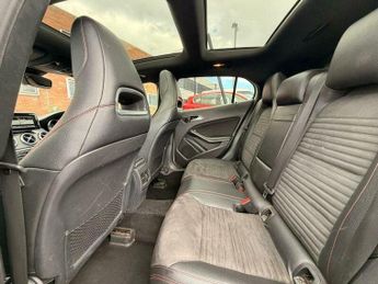 Mercedes-Benz C Class 2.1 GLA220d AMG Line (Premium Plus) 7G-DCT 4MATIC Euro 6 (s/s) 5