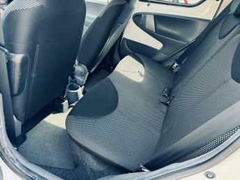 Toyota AYGO 1.0 VVT-i Go Euro 5 5dr