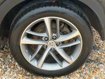 MG MG HS 1.5 T-GDI 16.6kWh Exclusive Auto Euro 6 (s/s) 5dr