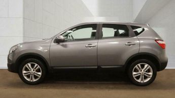 Nissan Qashqai 1.6 Acenta SUV 5dr Petrol CVT 2WD Euro 5 (117 ps)