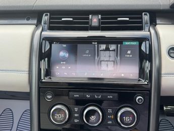 Land Rover Discovery 3.0 SD V6 HSE Luxury SUV 5dr Diesel Auto 4WD Euro 6 (s/s) (306 p