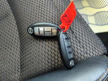 Nissan Elgrand 3.5 Petrol Automatic 7 Seats Roof LED TV ULEZ Free