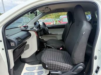 Toyota iQ 1.0 VVT-i 2 Multidrive Euro 5 3dr