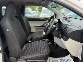 Toyota iQ 1.0 VVT-i 2 Multidrive Euro 5 3dr